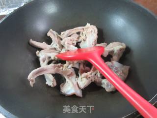 茭白百叶结烧鸭锁骨的做法步骤：5