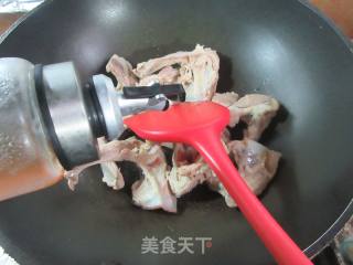 茭白百叶结烧鸭锁骨的做法步骤：6