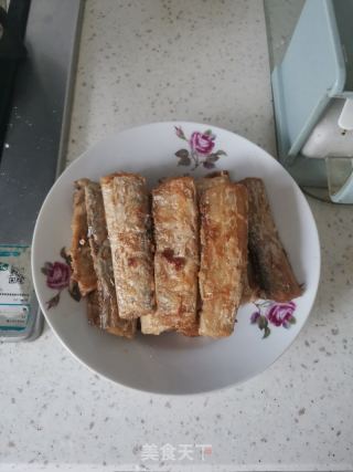 红烧带鱼的做法步骤：3