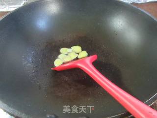 活皮虾炒牛蛙的做法步骤：3