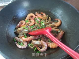 活皮虾炒牛蛙的做法步骤：9