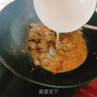蒜蓉炒花甲的做法步骤：7