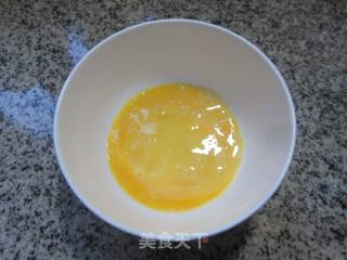 鸡蛋茭白小青菜炒魔芋结的做法步骤：2