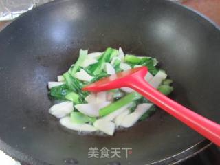 鸡蛋茭白小青菜炒魔芋结的做法步骤：7