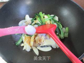 鸡蛋茭白小青菜炒魔芋结的做法步骤：10