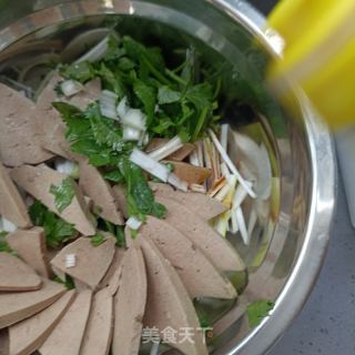 大葱拌羊肝的做法步骤：6
