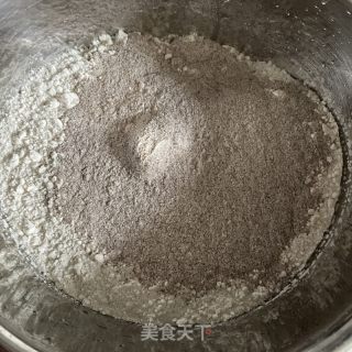 全麦馒头的做法步骤：1