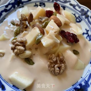 炭烧酸奶拌苹果的做法步骤：4