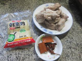鲜素鸡烧排骨的做法步骤：1