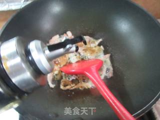 肉丝韭黄炒魔芋结的做法步骤：5