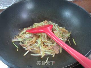 肉丝韭黄炒魔芋结的做法步骤：10