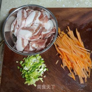 五花肉白菜炒米粉的做法步骤：4