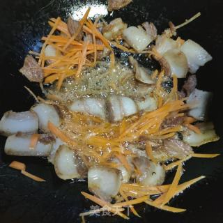 五花肉白菜炒米粉的做法步骤：7