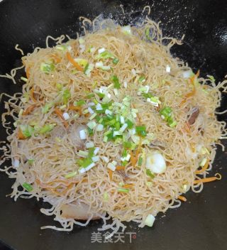 五花肉白菜炒米粉的做法步骤：11