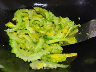 清炒苦瓜的做法步骤：3