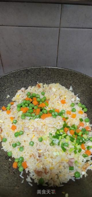 鸡肉粒蛋炒饭的做法步骤：6