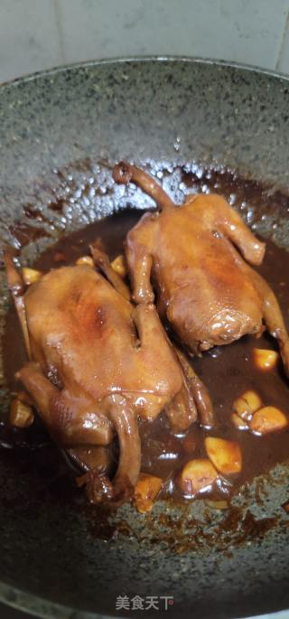 冰花梅酱焖鸽子的做法步骤：9