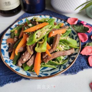 秋葵炒牛里脊的做法步骤：11