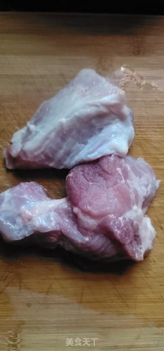鸡骨草瘦肉汤的做法步骤：1