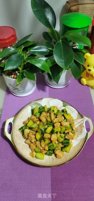 青瓜炒肉丁的做法