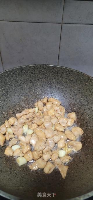 青瓜炒肉丁的做法步骤：6