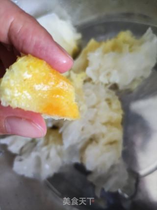 银耳百合鹌鹑蛋糖水的做法步骤：2