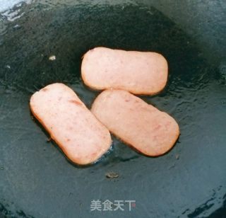 蟹柳滑蛋三明治的做法步骤：2