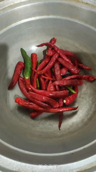 腌油辣椒的做法步骤：1