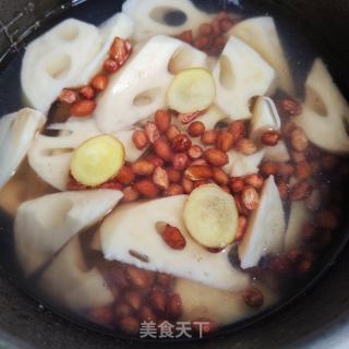 莲藕花生炖排骨的做法步骤：5