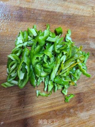 花菇青椒炒肉丝的做法步骤：5
