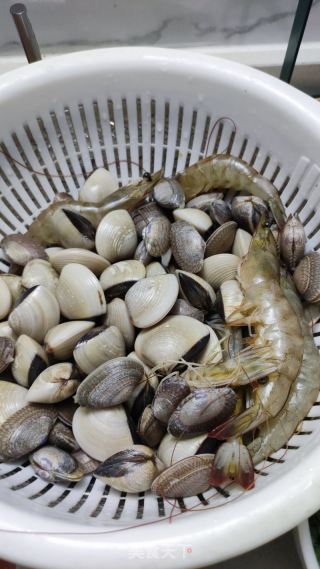 捞汁海鲜的做法步骤：1