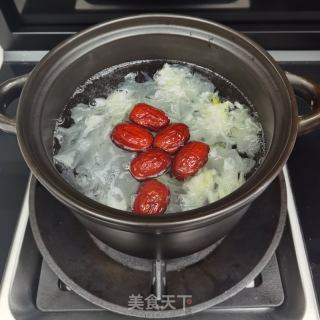 红薯银耳羹的做法步骤：3