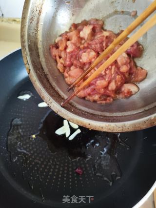紫苏肉丝炒白瓜的做法步骤：6