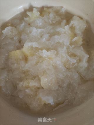 雪梨银耳汤的做法步骤：1