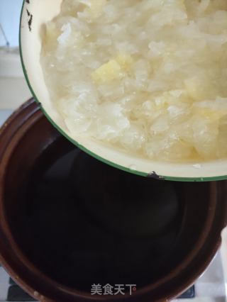 雪梨银耳汤的做法步骤：4