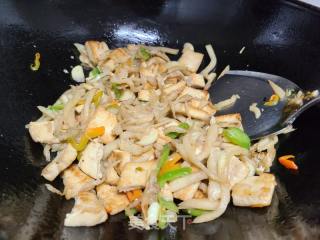 茄子炒豆腐的做法步骤：4
