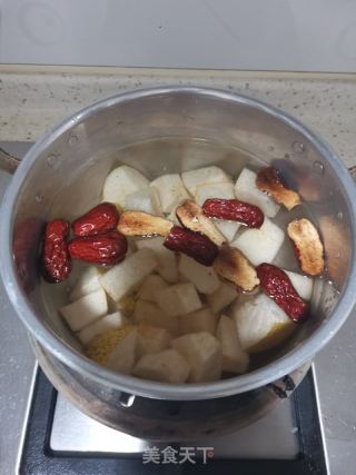 红枣雪梨银耳羹的做法步骤：3