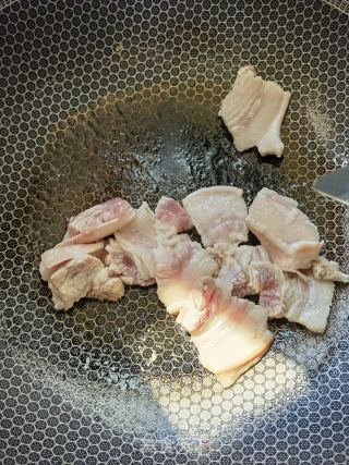 鱼丸杂菜煲的做法步骤：3