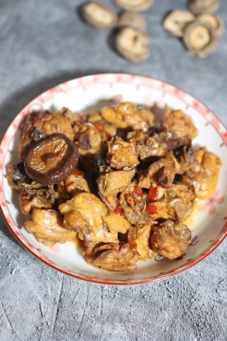啤酒香菇焖鸡肉的做法步骤：8