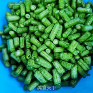 鸡蛋肉末炒豇豆的做法步骤：1