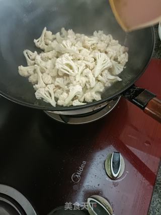 花菜炒肉的做法步骤：4