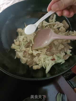 花菜炒肉的做法步骤：5
