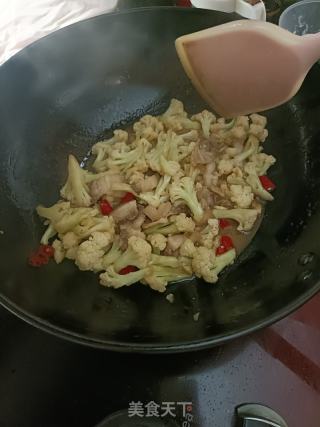 花菜炒肉的做法步骤：7