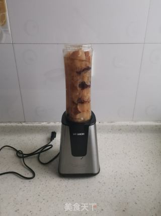 红枣雪梨银耳汁的做法步骤：2