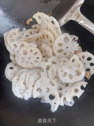 炒藕片的做法步骤：5