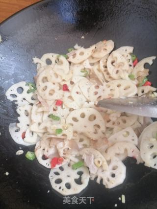 炒藕片的做法步骤：7