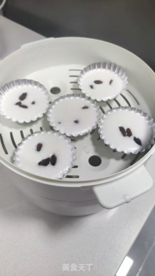 椰汁葡萄干钵仔糕的做法步骤：6
