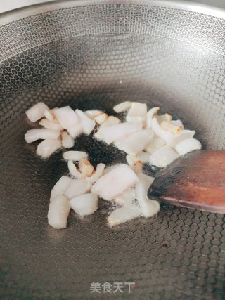 木耳炒肉的做法步骤：4