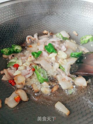 木耳炒肉的做法步骤：7