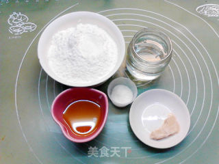 红糖麻酱花卷的做法步骤：1